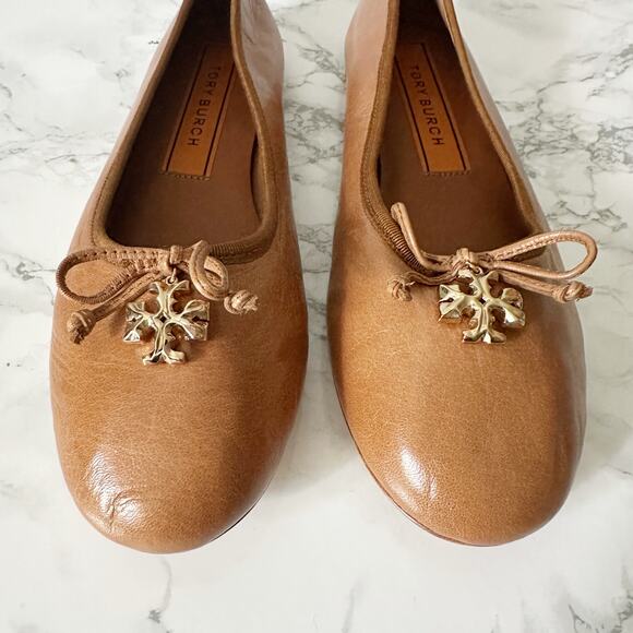 Tory Burch Tan Leather Goldtone Charm Ballet Flats women’s size 8.5 - Picture 3 of 12